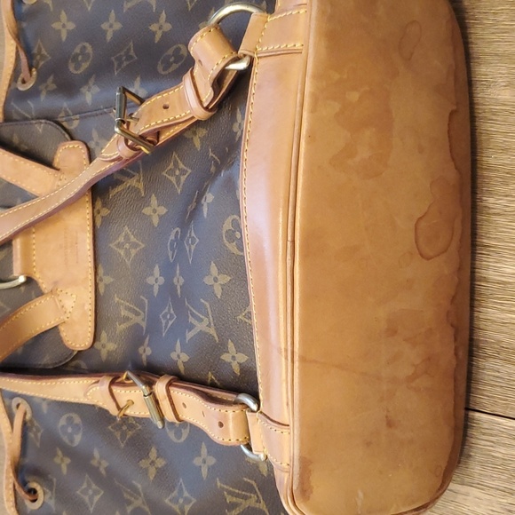 LOUIS VUITTONMonogram Montsouris PM. 23 - Picture 5 of 16